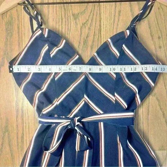 Selfie Leslie Women’s Kallie Navy Striped Jumpsuit Size X-Small - Picture 10 of 13